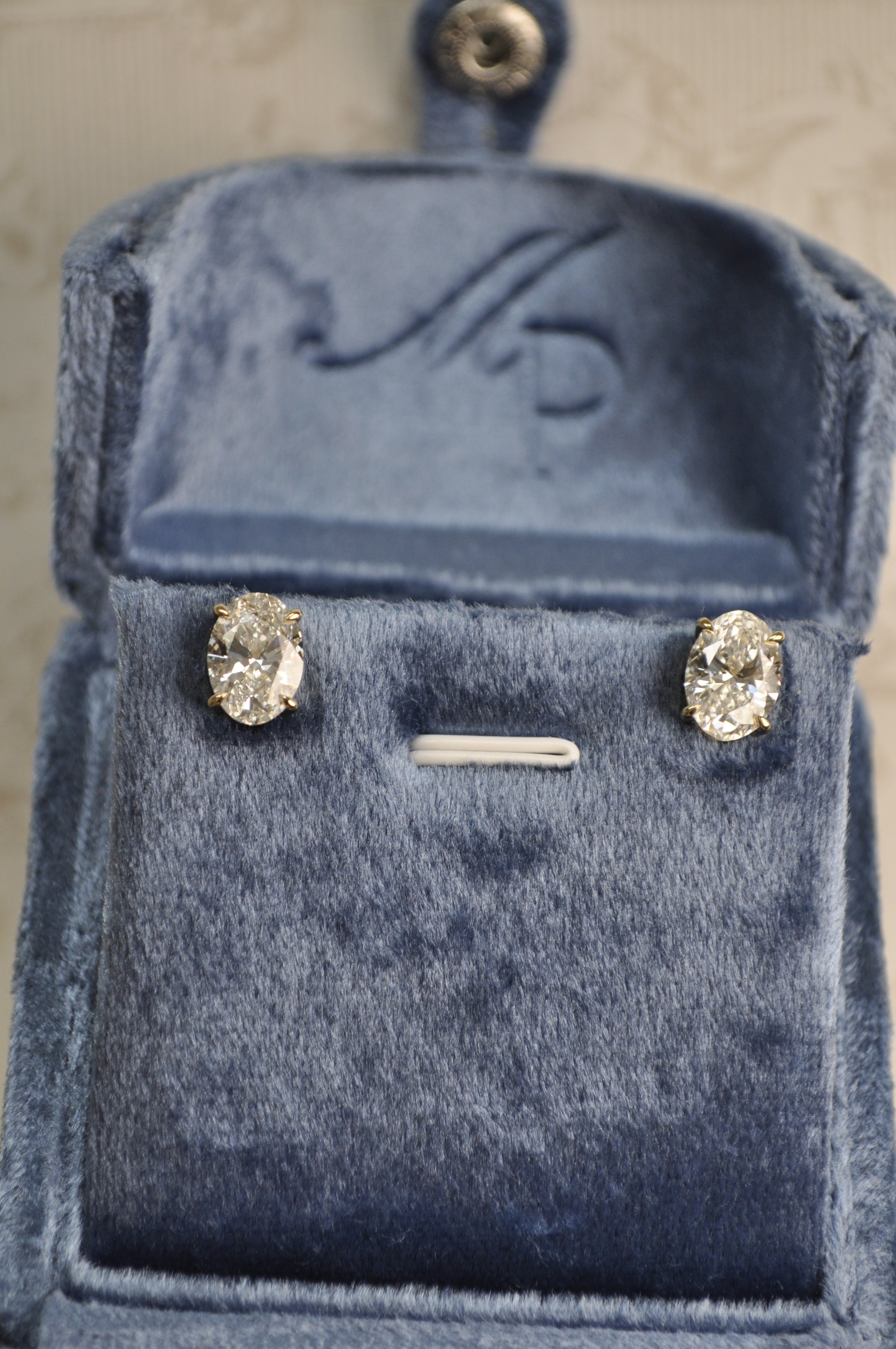 Studs Oval 3ct
