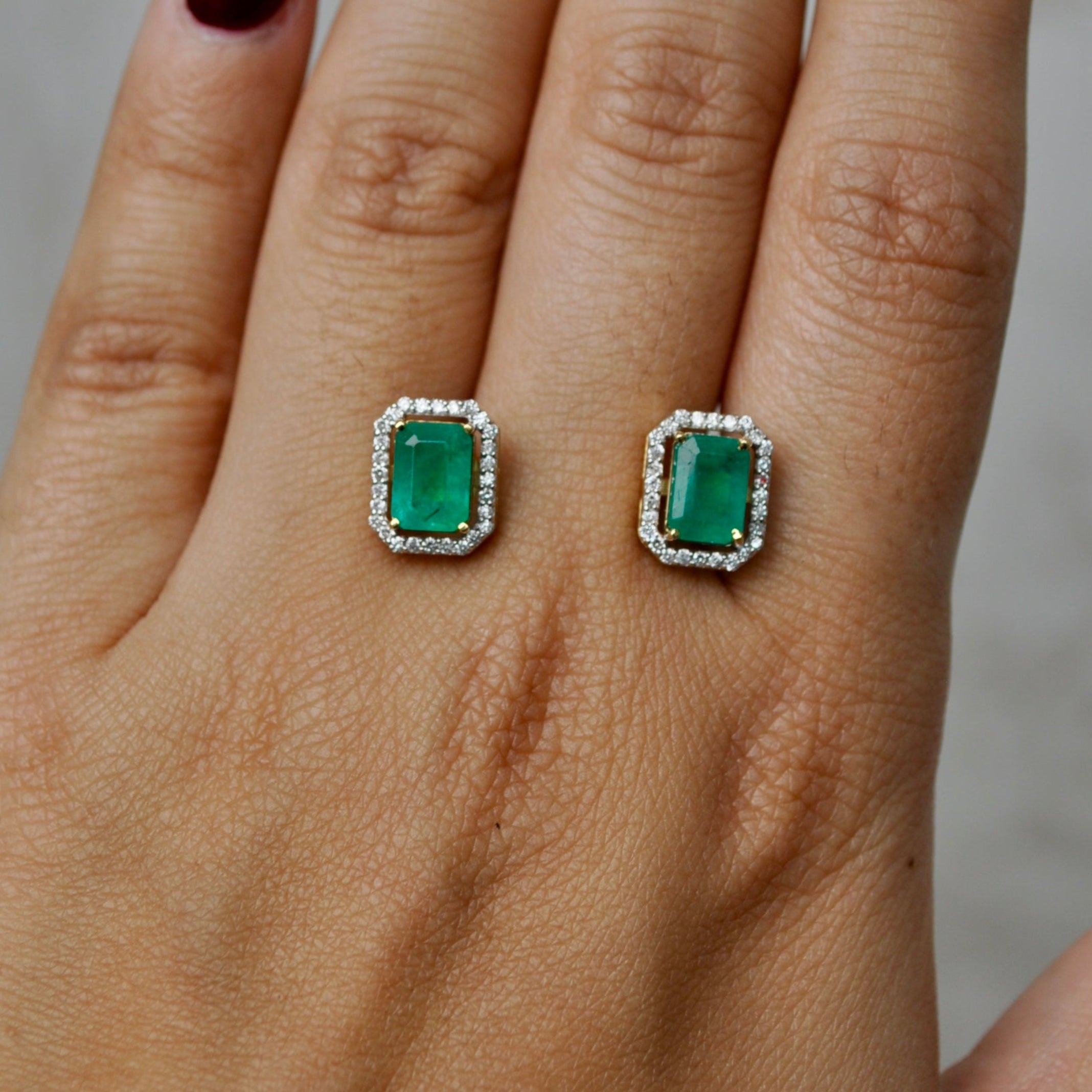 Aretes Esmeralda con Halo
