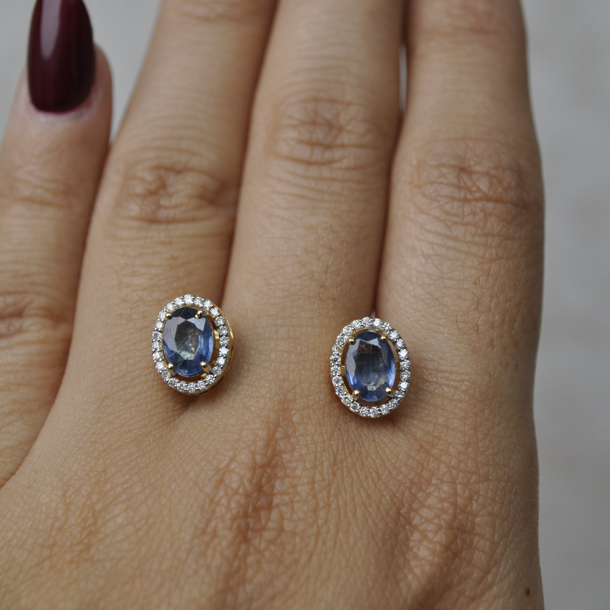 Zafiro Oval Earrings